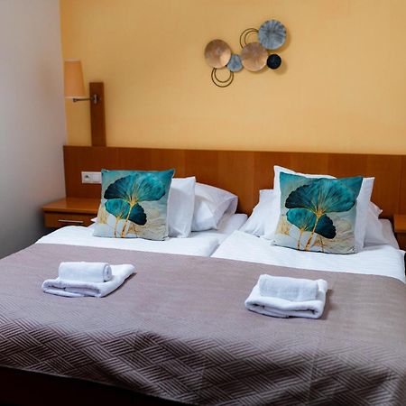 Hotel Apollon Litoměřice エクステリア 写真