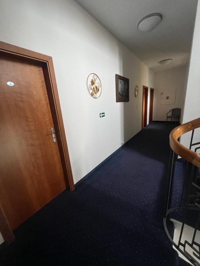 Hotel Apollon Litoměřice エクステリア 写真