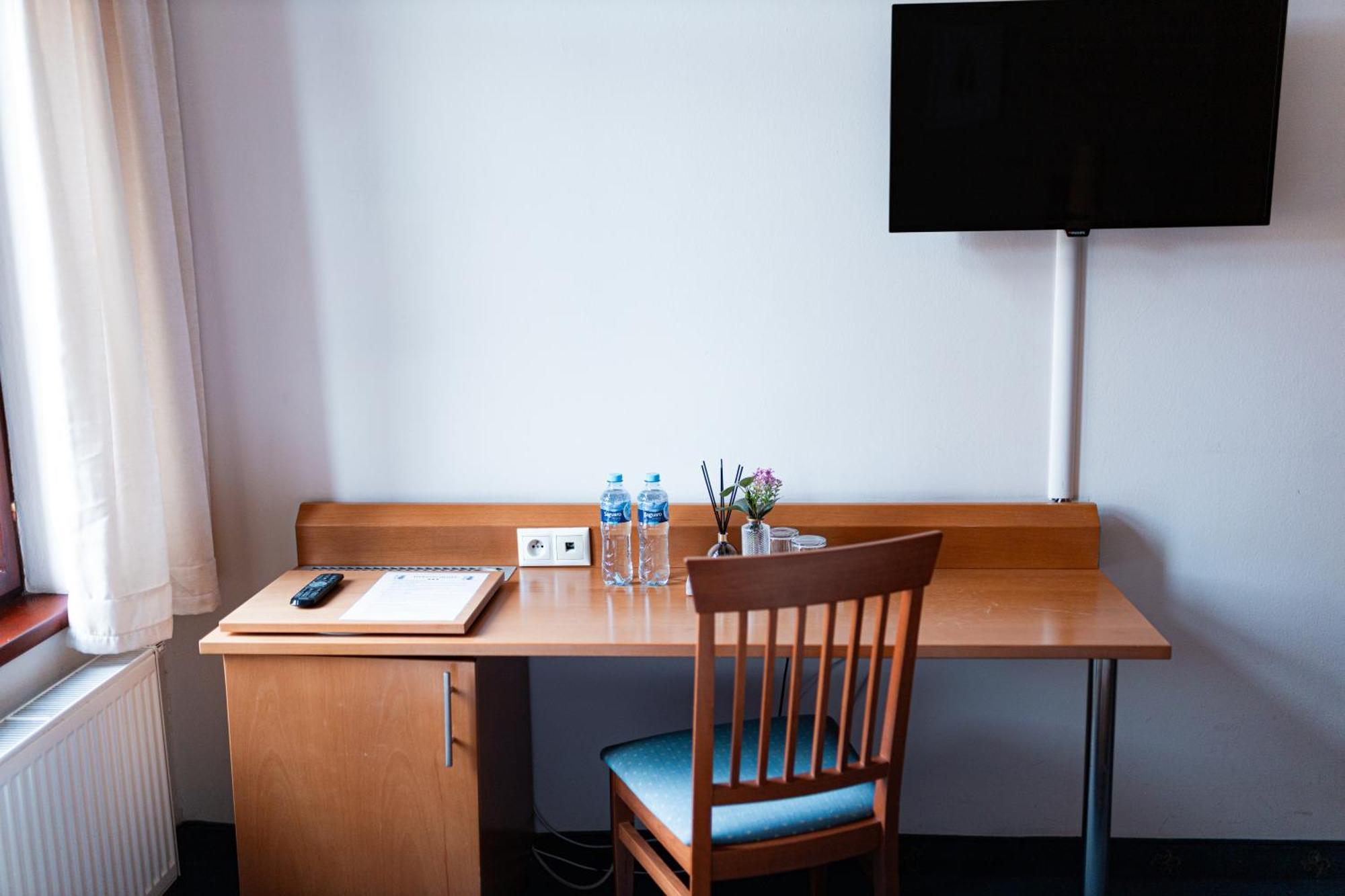 Hotel Apollon Litoměřice エクステリア 写真