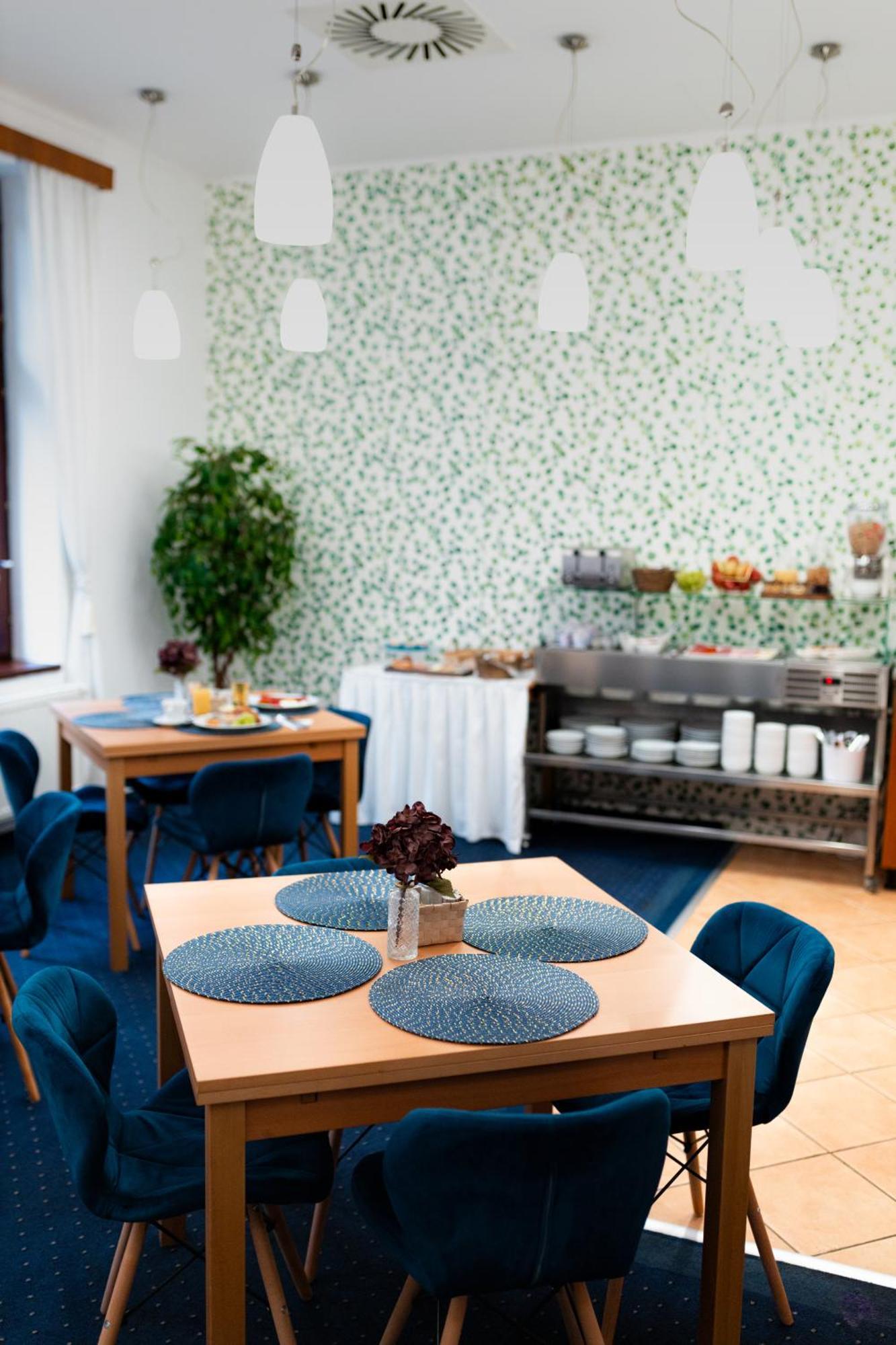 Hotel Apollon Litoměřice エクステリア 写真