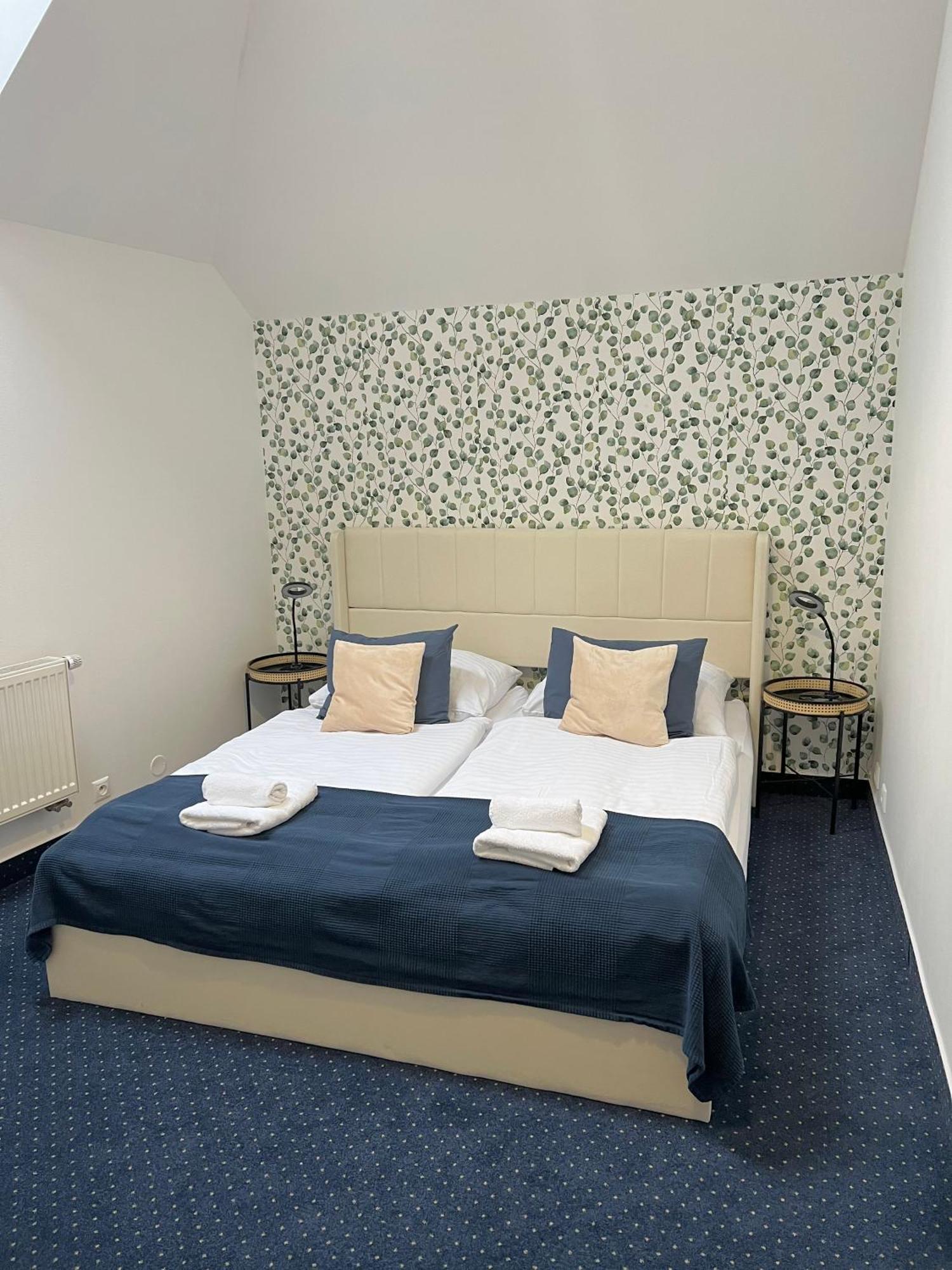 Hotel Apollon Litoměřice エクステリア 写真